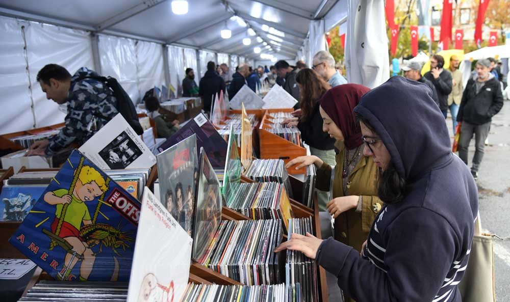 Kadıköy Plak Günleri nde Plaklar Barış Manço İçin Dönecek! (2)