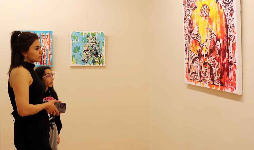 Gaziantep Sanat Sahnesi Pınar Kanber Sergisi Kervansaraylar Temalı Eserler Renklerle Canlandırılmış Tarihi Yapılar Sanatın Düşündürme Ve Sorgulama Gücü (6)