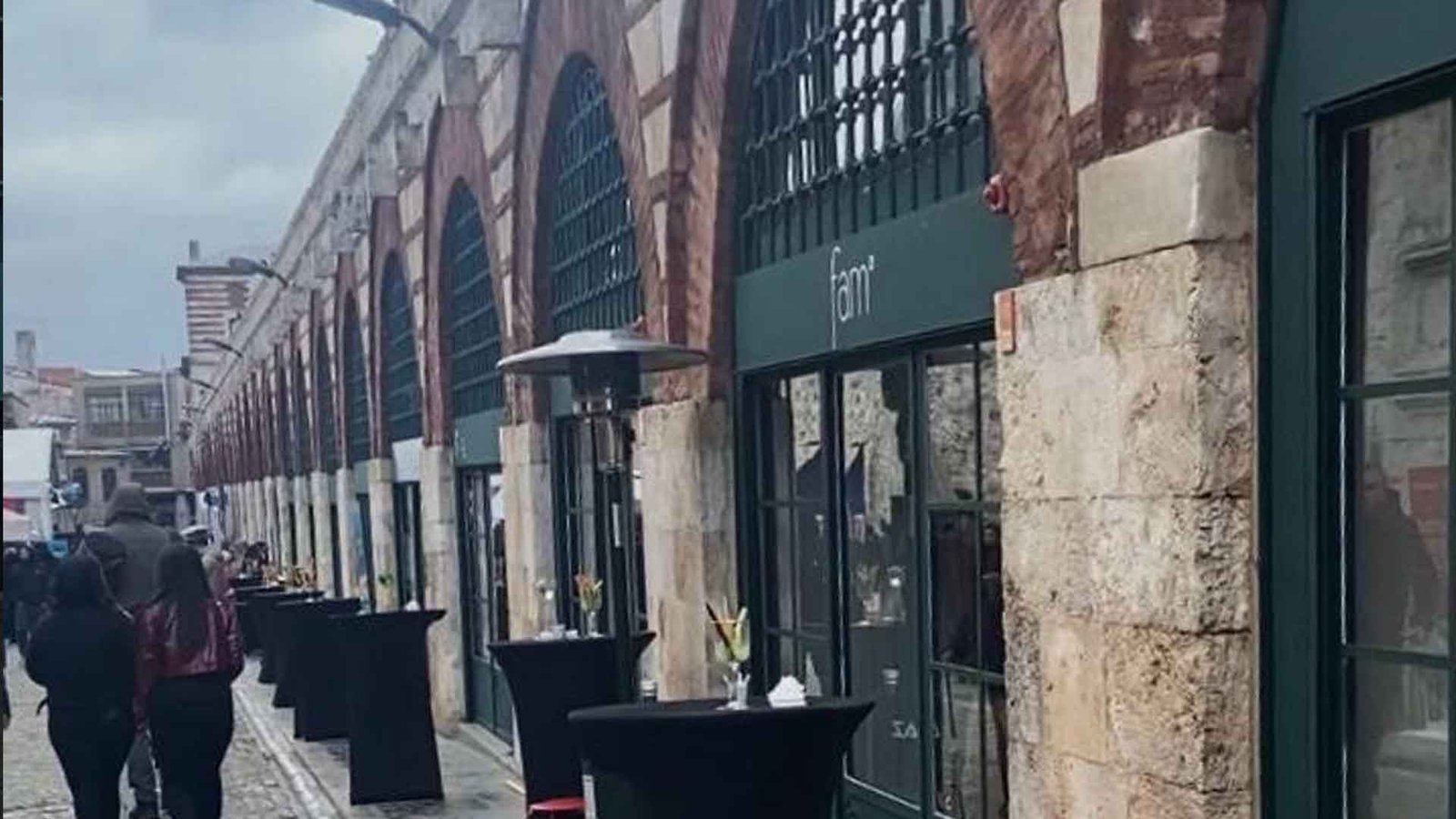 ÖzerÜrger Mimarlık Ve Emrah Köşgeroğlu İmzalı Sıra Dükkânlar Restorasyonu (2)